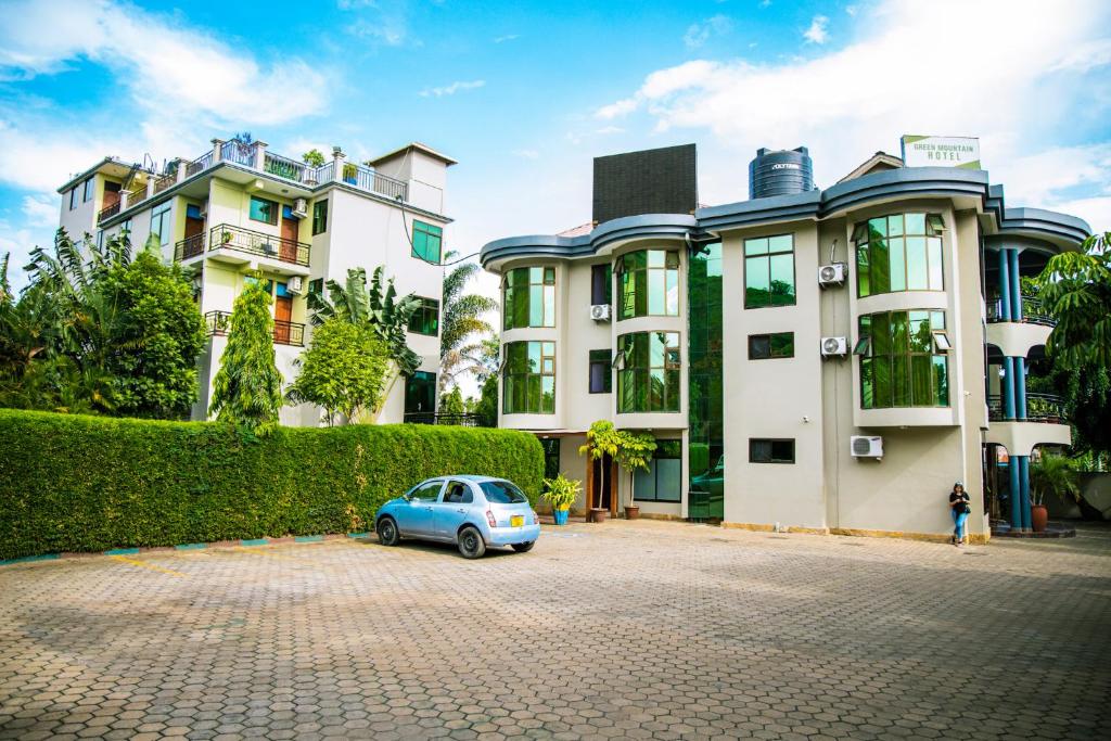 Green-Mountain-Hotel.jpg